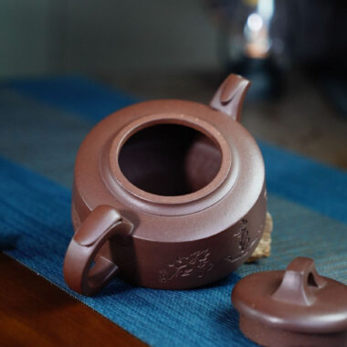 Full Handmade Yixing Zisha Teapot [Fei Feng Pot] (Zi Ni – 300ml)