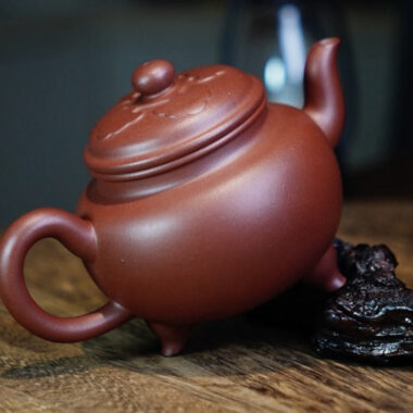 Full Handmade Yixing Zisha Teapot [Dabin Ruyi] (Di Cao Qing  – 200ml)