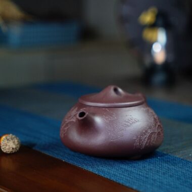 Full Handmade Yixing Zisha Teapot [Jingzhou Shi Piao Pot – Shan Shui] (Zi Ni – 230ml)