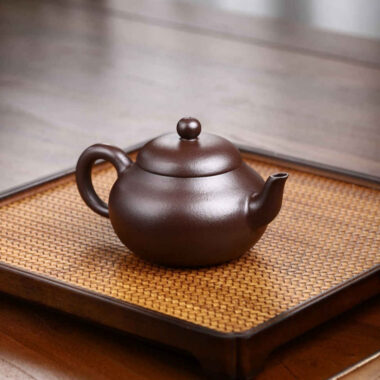 Full Handmade Yixing Zisha Teapot [Pear Pot] (Lao Zi Ni – 200ml)