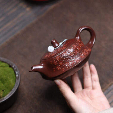 Yixing Zisha Teapot [Plum Blossom Qu Hu] (Zi Zhu Ni – 230ml)