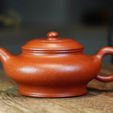 Full Handmade Yixing Zisha Teapot [Xu Bian Pot] (Jiang Po Ni – 210ml)