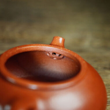 Full Handmade Yixing Zisha Teapot [Han Jiang Pot] (Li Pi Zhu Ni – 190ml)