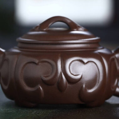 Full Handmade Yixing Zisha Teapot [Ruyi Pot] (Lao Zi Ni – 175ml)