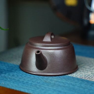 Full Handmade Yixing Zisha Teapot [Yu Zhao Pot] (Lao Zi Ni – 170ml)