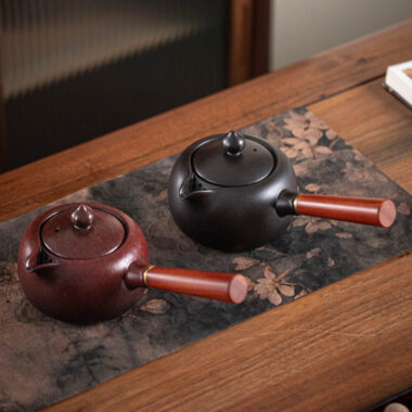 Retro Ceramic Direct Fire Teapot [Bao Lian Side Handle Pot] 520ml