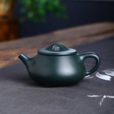 Full Handmade Yixing Zisha Teapot [Jingzhou Shi Piao Pot] (Lu Ni – 200ml)