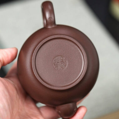 Full Handmade Yixing Zisha Teapot [Hong Fu Pot] (Zi Ni – 270ml)