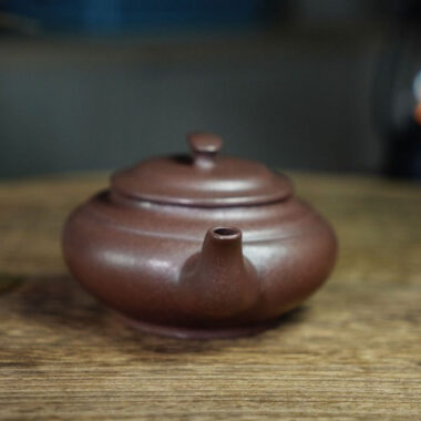 Full Handmade Yixing Zisha Teapot [Shang Xin Qiao Pot] (Zi Ni – 210ml)