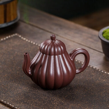 Full Handmade Yixing Zisha Teapot [Han Qing] (Zi Ni – 260ml)