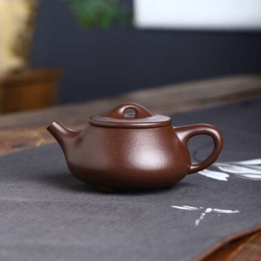 Full Handmade Yixing Zisha Teapot [Jingzhou Shi Piao Pot] (Zi Ni – 200ml)