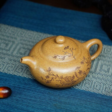 Full Handmade Yixing Zisha Teapot [Yuan Zhu Pot] (Wucai Lao Duan Ni – 220ml)