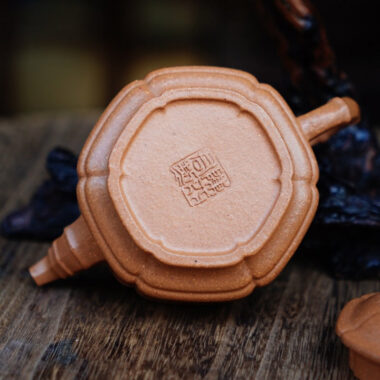 Full Handmade Yixing Zisha Teapot [Liufang Zhu Gu Pot] (Jiang Po Ni – 190ml)
