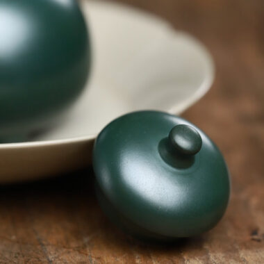 Full Handmade Yixing Zisha Teapot [Sanzu Ruding Pot] (Lu Ni – 180ml)