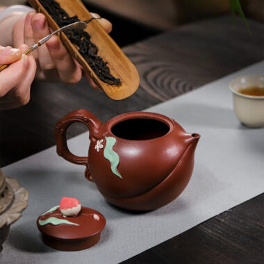 Full Handmade Yixing Zisha Teapot [Luye Shoutao] (Hong Pi Long – 280ml)