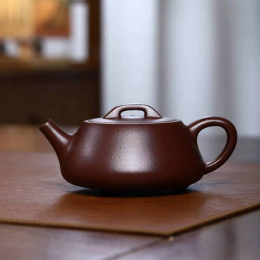 Full Handmade Yixing Zisha Teapot [Shi Piao Pot] (Zi Ni – 180ml)