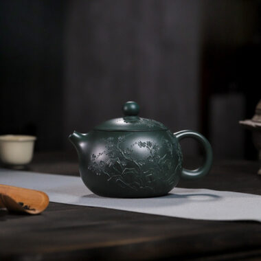 Full Handmade Yixing Zisha Teapot [Big Plum Blossom Xishi Pot] (Feicui Lu Ni – 470ml)