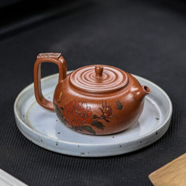 Full Handmade Yixing Zisha Teapot [Guo Se Tian Xiang] (Jiang Po Ni – 180ml)