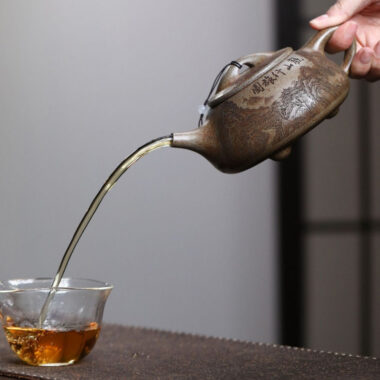 Yixing Zisha Teapot [Guanshan Jingzhou Shi Piao] (Chenxiang Ni Firewood Firing – 580ml)