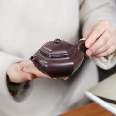 Yixing Zisha Teapot [Liufang Fanggu] (Zi Ni – 200ml)