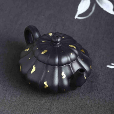 Full Handmade Yixing Zisha Teapot [Golden Yuru Pot] (ShI Huang – 280ml)