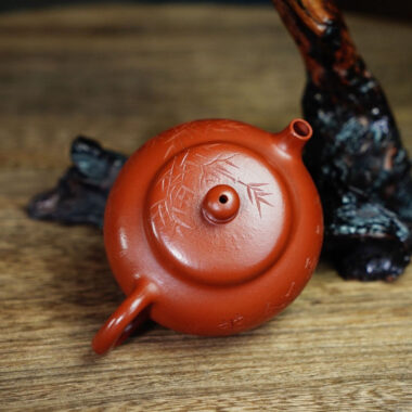 Full Handmade Yixing Zisha Teapot [Hua Ying Pot] (Zhu Ni – 150ml)