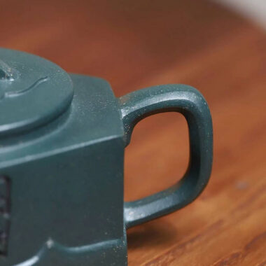 Yixing Zisha Teapot [Liufang Lianhua] (Lu Ni – 340ml)