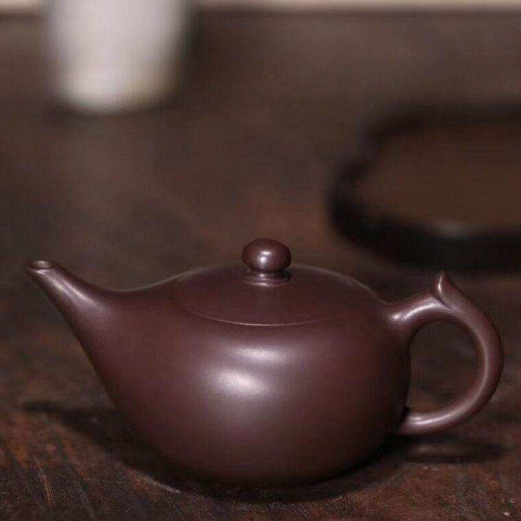 Full Handmade Yixing Zisha Teapot [Shen Deng Yandou Pot] (Zi Ni – 125/170ml)