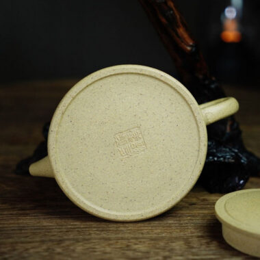 Full Handmade Yixing Zisha Teapot [Yu Zhao Pot] (Benson Lu Ni – 170ml)