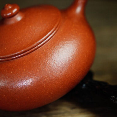 Full Handmade Yixing Zisha Teapot [Han Jiang Pot] (Li Pi Zhu Ni – 190ml)