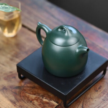 Full Handmade Yixing Zisha Teapot [Qin Quan Pot] (Lu Ni – 170ml)