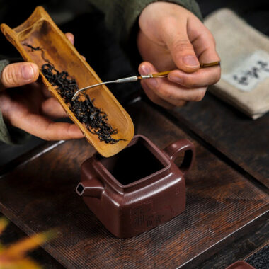 Full Handmade Yixing Zisha Teapot [Sifang Piao Xiang] (Zi Ni – 160ml)