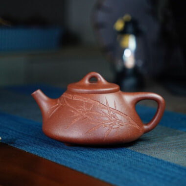 Full Handmade Yixing Zisha Teapot [Ziye Shi Piao Pot] (Jiang Po Ni – 310ml)