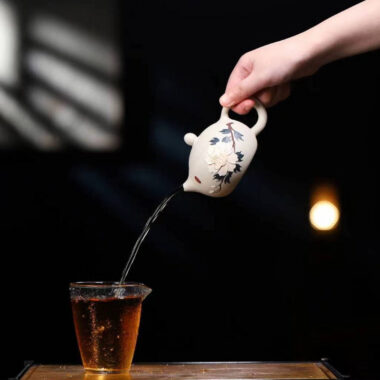 Yixing Zisha Teapot [Peony Xishi] (Bai Duan Ni – 230ml)