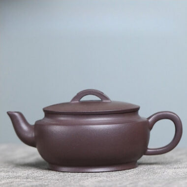 Full Handmade Yixing Zisha Teapot [Dayun Hanwa Pot] (Lao Zi Ni – 250ml)