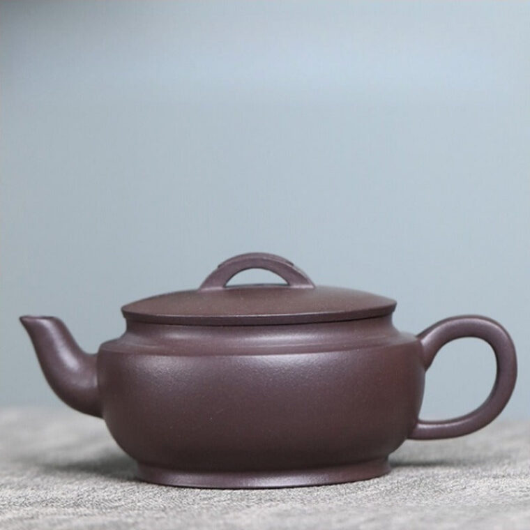 Full Handmade Yixing Zisha Teapot [Dayun Hanwa Pot] (Lao Zi Ni – 250ml)