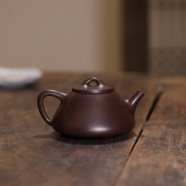 Full Handmade Yixing Zisha Teapot [Ziye Shi Piao Pot] (Zi Ni – 240/320ml)