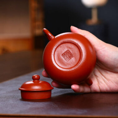 Full Handmade Yixing Zisha Teapot [Rong Tian Pot] (Xiao Mei Yao Zhu Ni – 200ml)