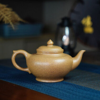 Full Handmade Yixing Zisha Teapot [Xiao Ying Pot] (Duan Ni – 270ml)