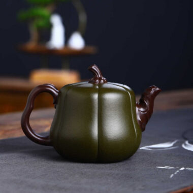 Full Handmade Yixing Zisha Teapot [Bi-color Pumpkin Pot] (Lu Ni/Zi Ni – 350ml)