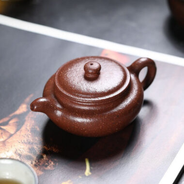 Full Handmade Yixing Zisha Teapot [Bian Fu] (Tao Hua Ni – 200ml)