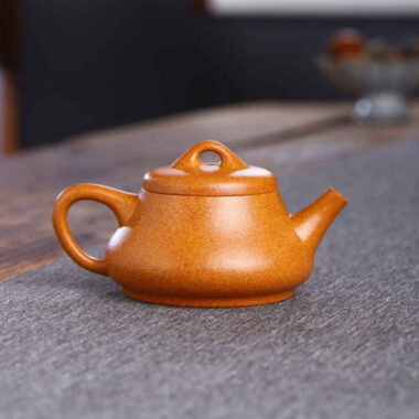 Full Handmade Yixing Zisha Teapot [Xin Piao Pot] (Wucai Lao Duan Ni – 200ml)