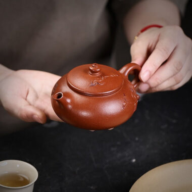 Full Handmade Yixing Zisha Teapot [Chun Hua] (Zhu Sha Zhu Ni – 180ml)