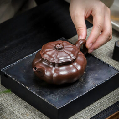 Full Handmade Yixing Zisha Teapot [Siji Ruyi] (Jin Sha Zi Ni – 190ml)