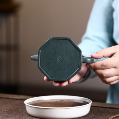 Yixing Zisha Teapot [Bafang Jing Lan] (Lu Ni – 280ml)