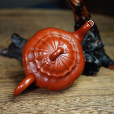 Full Handmade Yixing Zisha Teapot [Ruyi Gong Deng Pot] (Zhu Ni – 170ml)