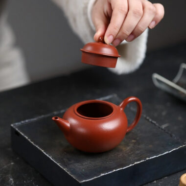 Yixing Zisha Teapot [Mini Shui Ping] (Zhu Ni – 130ml)