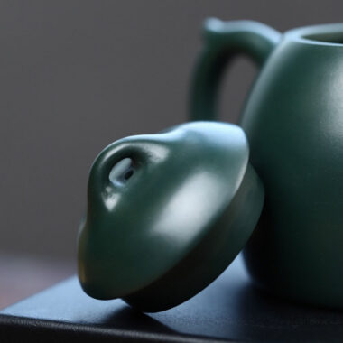 Full Handmade Yixing Zisha Teapot [Qin Quan Pot] (Lu Ni – 170ml)
