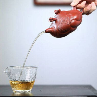 Full Handmade Yixing Zisha Teapot [Carp Dragon Pot] (Zhu Ni – 220/350ml)