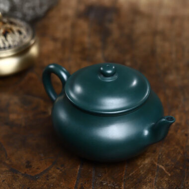 Full Handmade Yixing Zisha Teapot [Gao Pan Pot] (Minguo Lu Ni- 330ml)